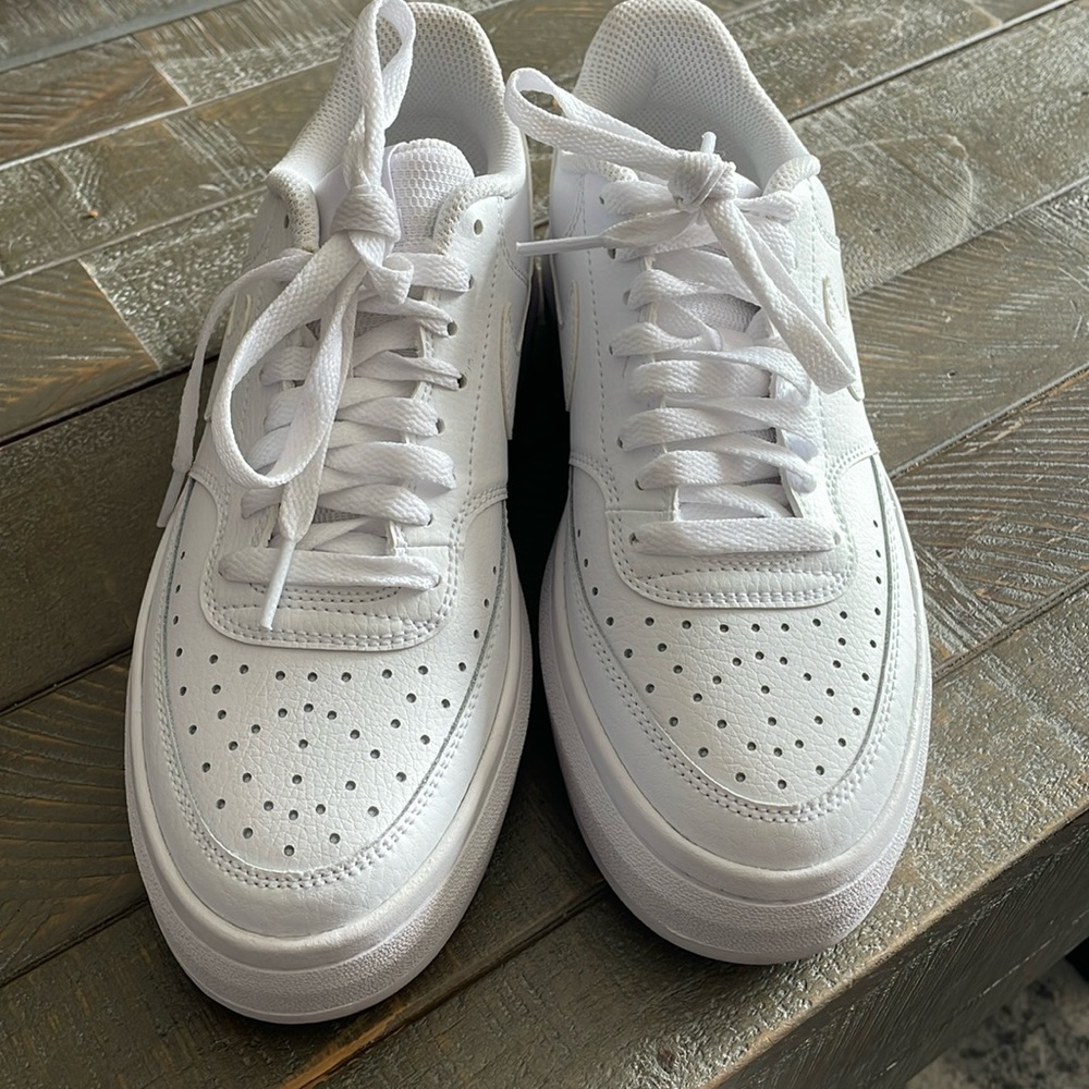 NWOT Nike Court Vision Alta